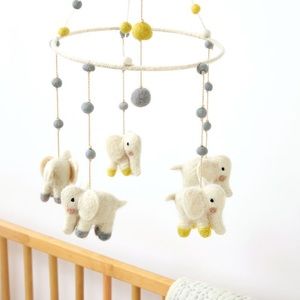 PEHR elephant baby mobile